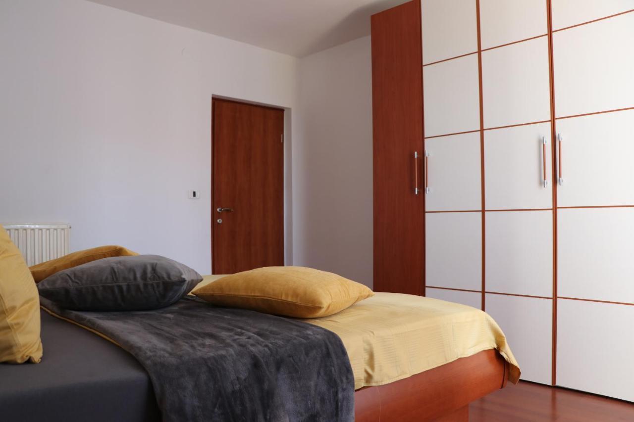 Nona Lili Apartment Izola Kültér fotó