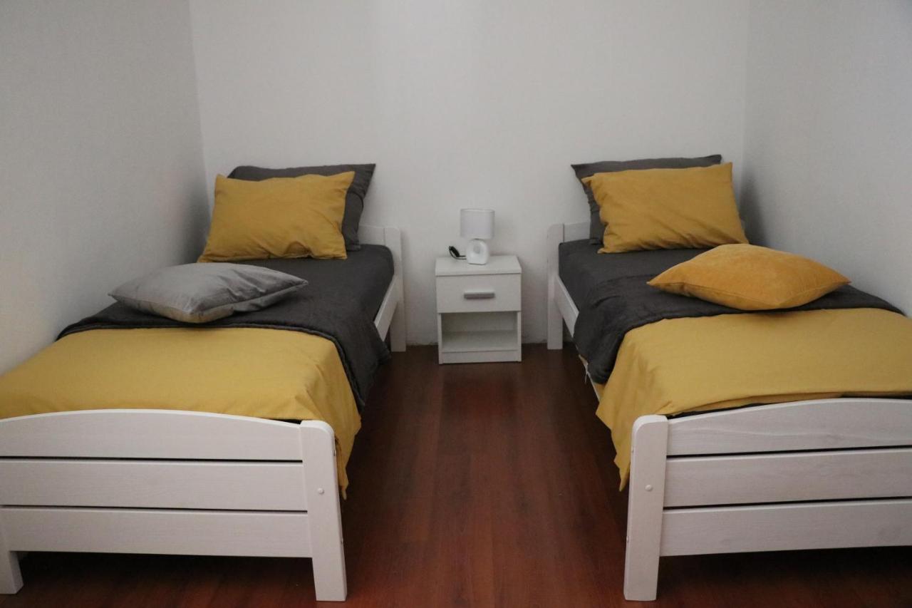 Nona Lili Apartment Izola Kültér fotó